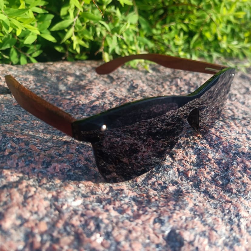 Tuotekuva: Kopaalipuu aurinkolasit Mustat linssit